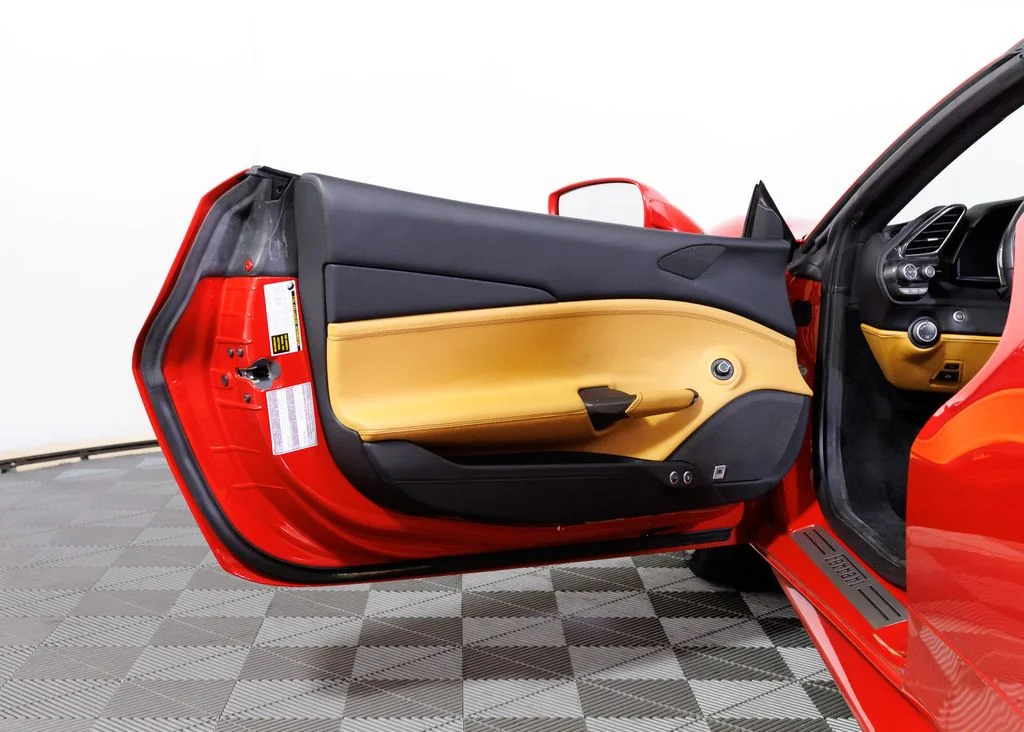 Used 2018 Rosso Corsa Ferrari Base image 22