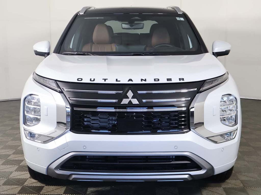 New 2026 White Mitsubishi SEL image 17