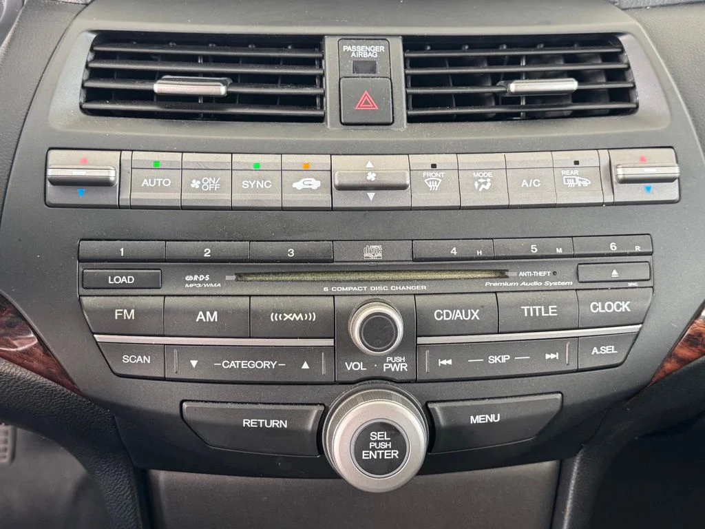Used 2010 Polished Metal Metallic Honda EX-L image 31