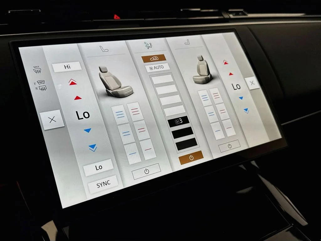 New 2026 Fuji White Land Rover Dynamic SE image 16