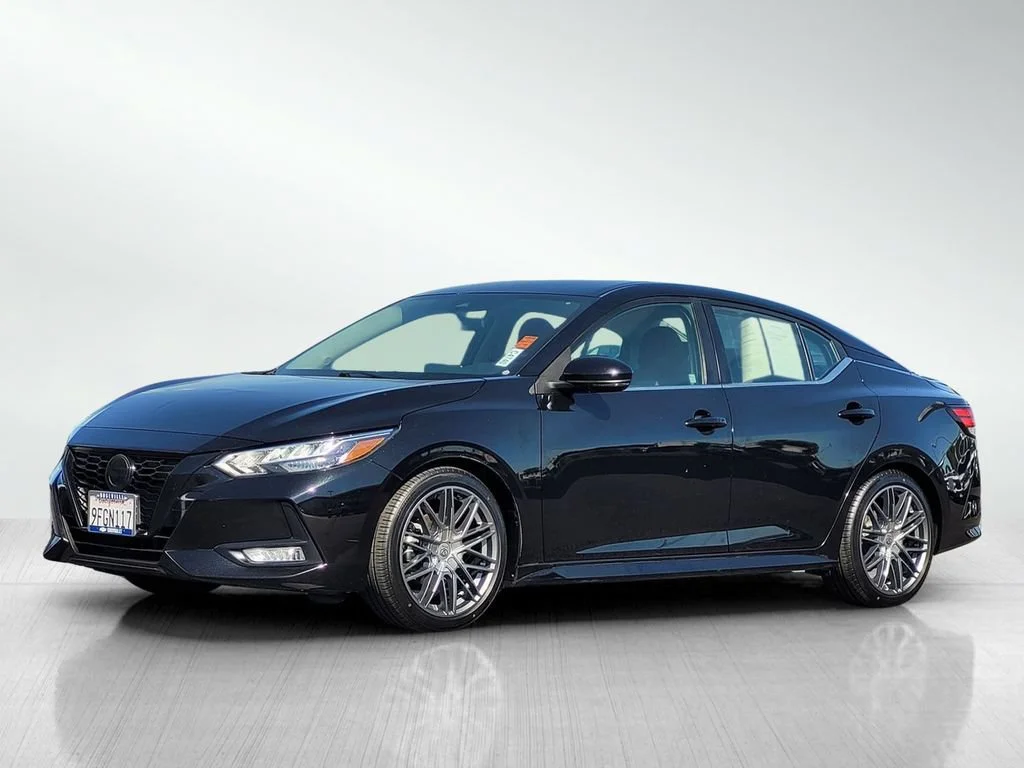 Used 2022 Black Nissan SR Xtronic CVT image 6