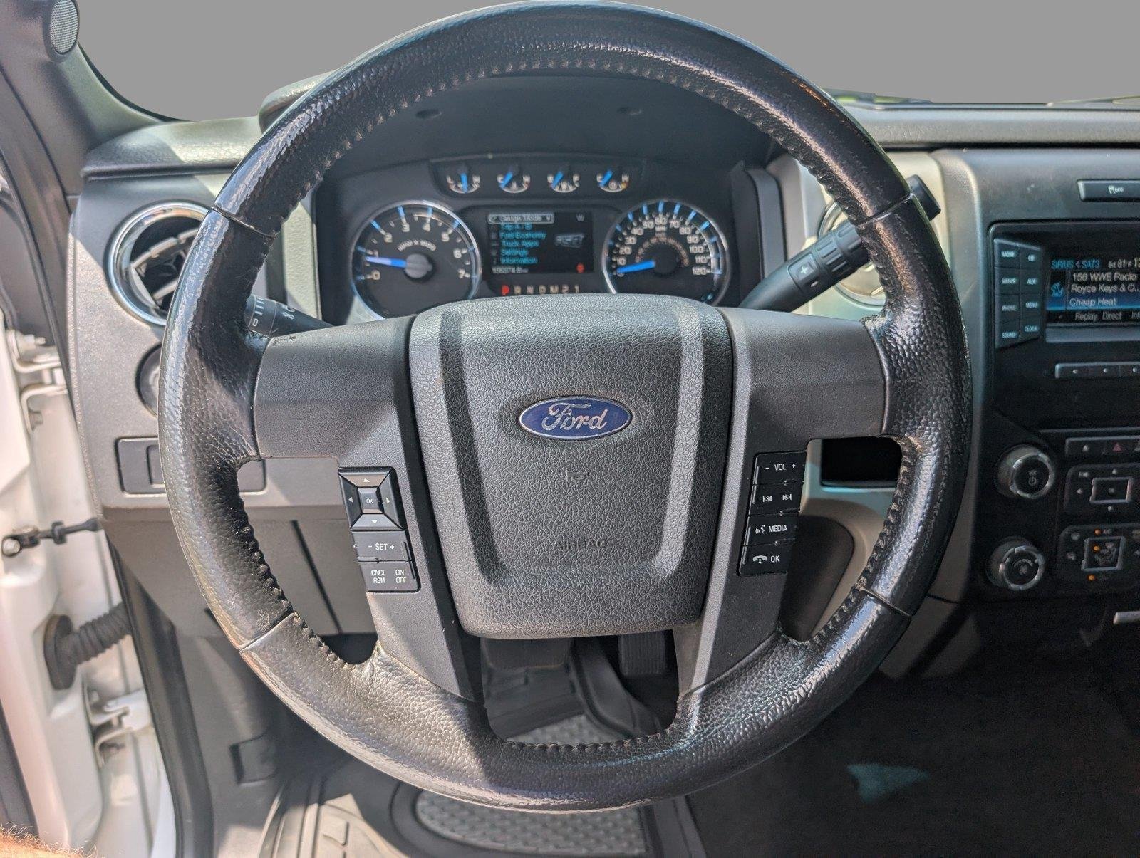 Used 2013 Oxford White/Ingot Silver Metallic Ford XLT image 22