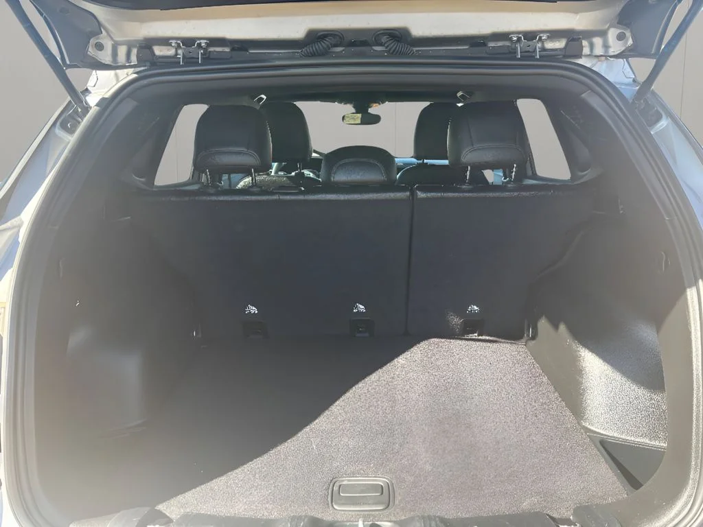 Used 2024 Silver Zynith Metallic Clearcoat Jeep Trailhawk image 31