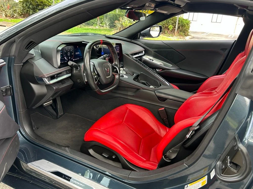 Used 2021 Gray Chevrolet Stingray image 10
