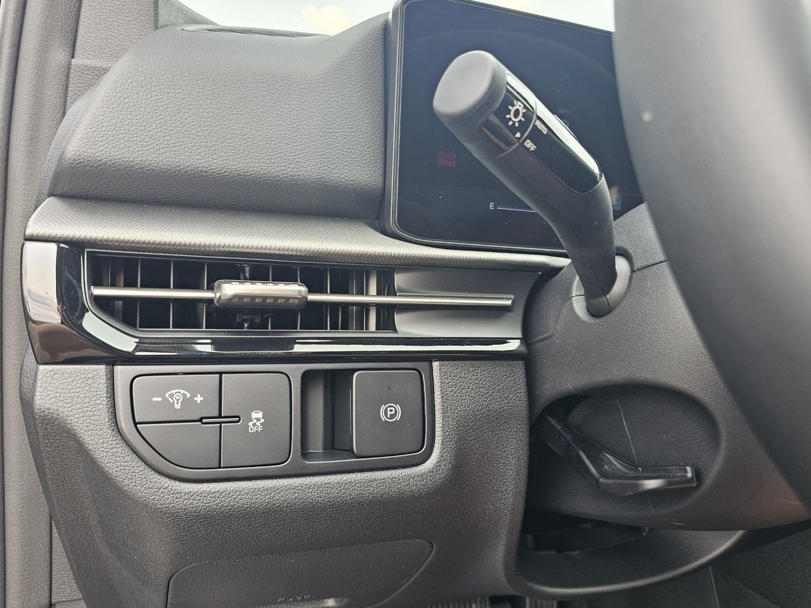 Used 2026 Black Kia LX image 17