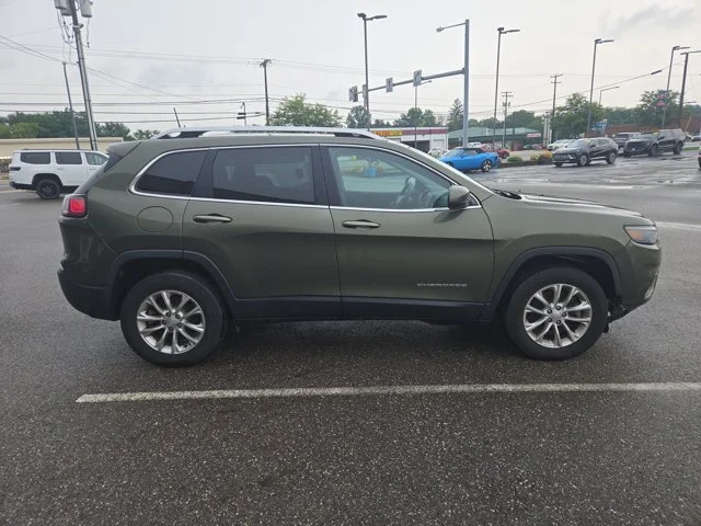 Used 2019 Green Jeep Latitude image 2