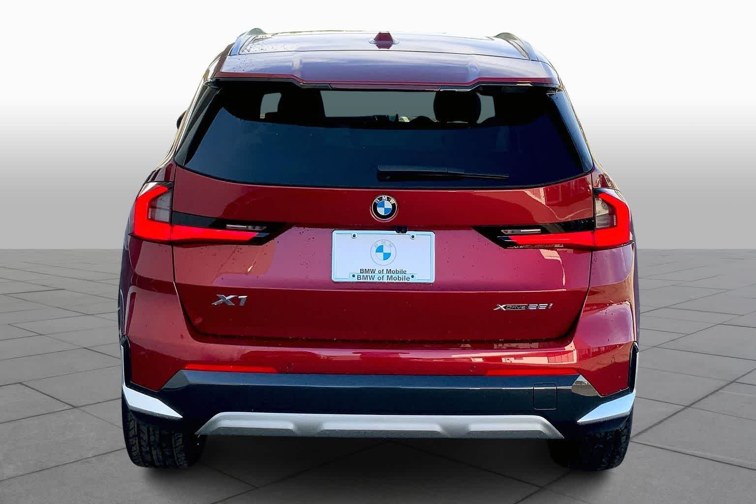 New 2026 Vegas Red Metallic BMW xDrive28i image 4