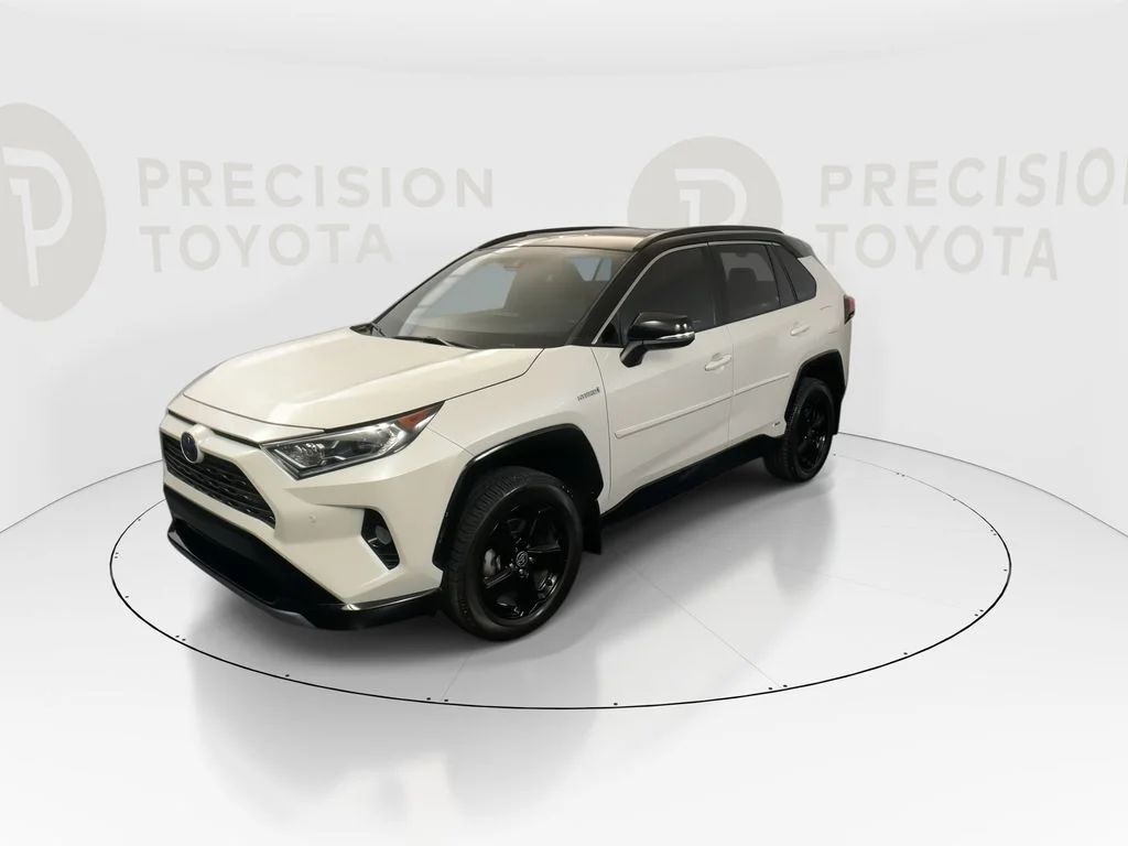 Used 2021 Blizzard Pearl/Midnight Black Metallic Toyota XSE image 8