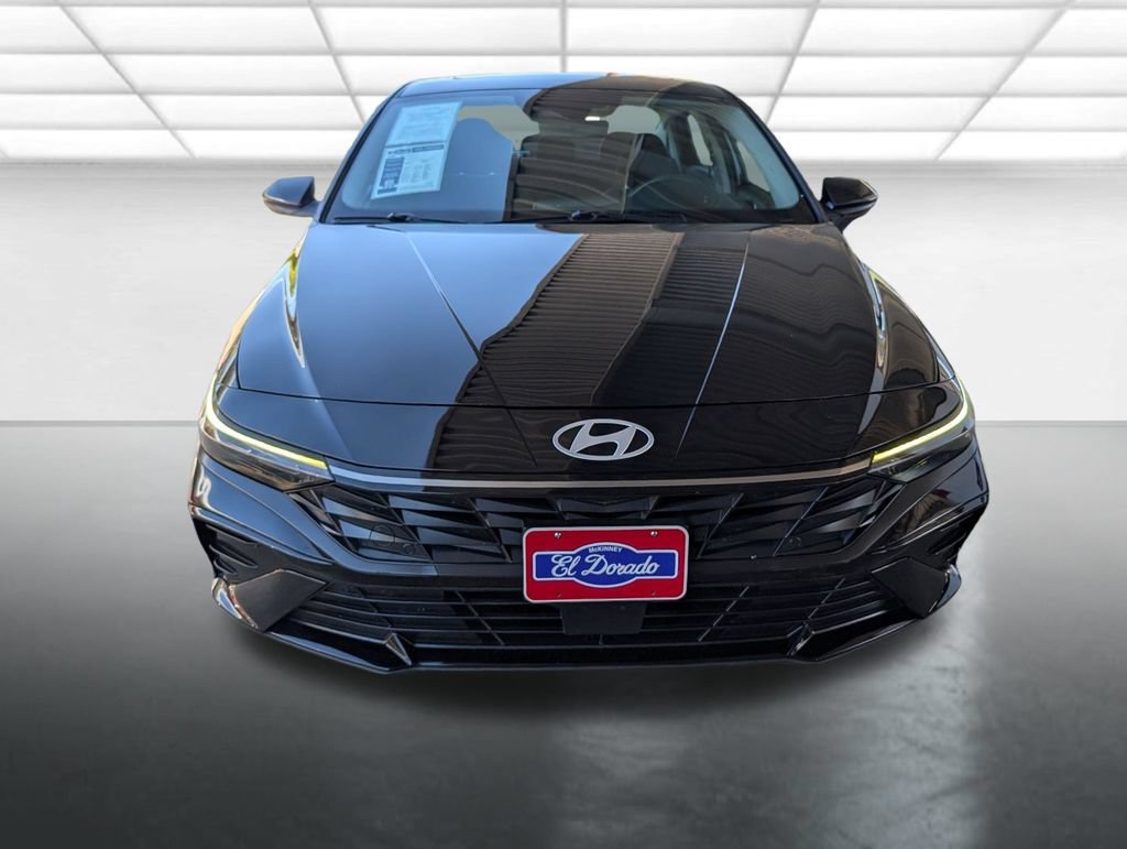 Used 2025 Black Hyundai SEL Convenience image 25