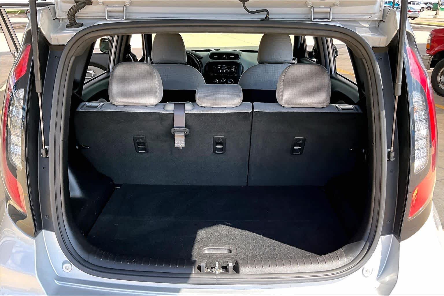 Used 2017 Bright Silver Kia Base image 33