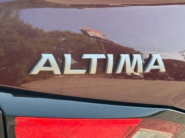 Used 2023 Red Nissan 2.5 SV image 13