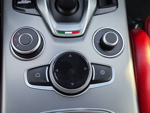 Used 2022 White Alfa Romeo Veloce image 20