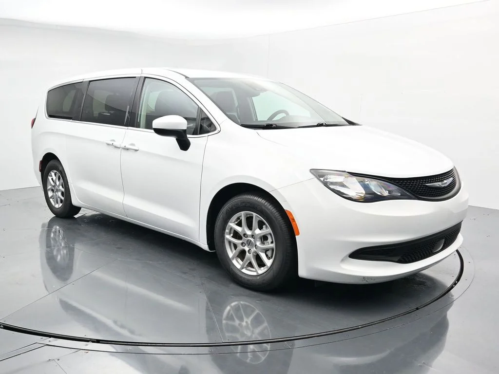 Used 2023 White Chrysler LX image 1