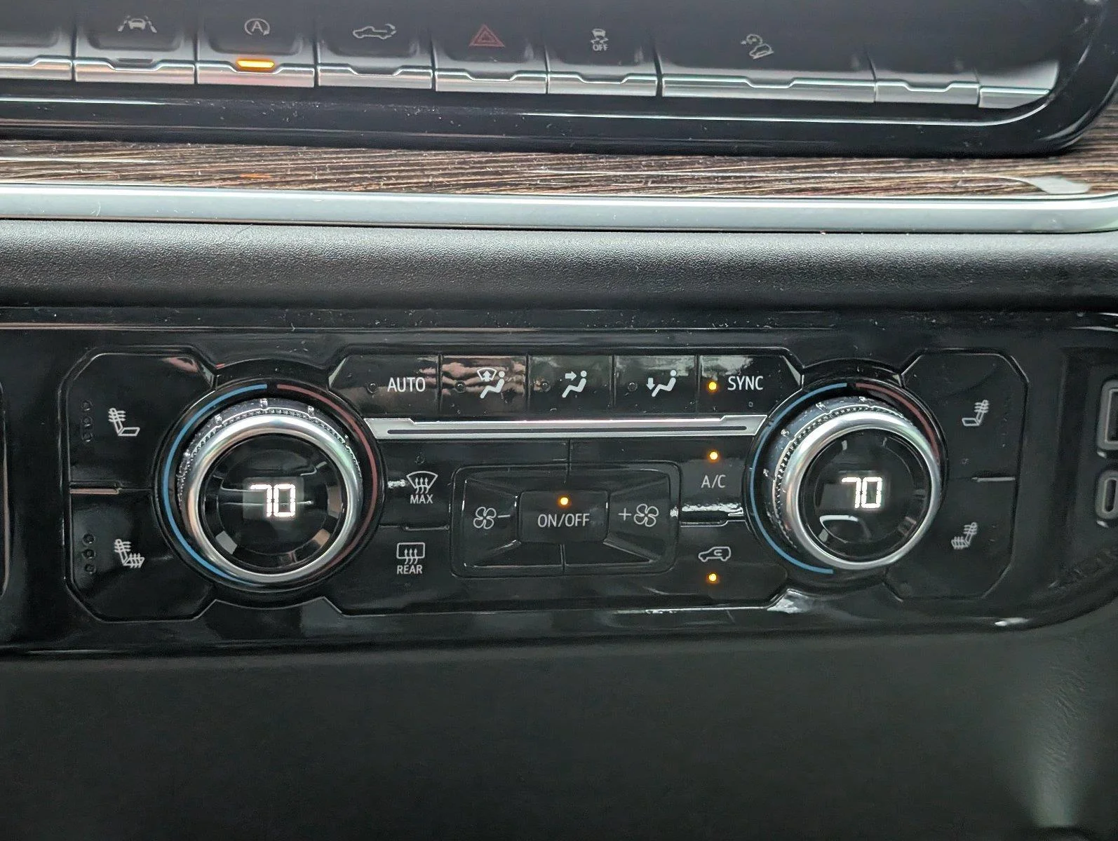 Used 2026 Summit White GMC Elevation image 22