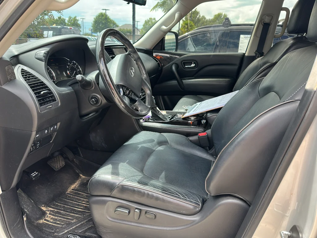 Used 2020 Liquid Platinum INFINITI LUXE image 5