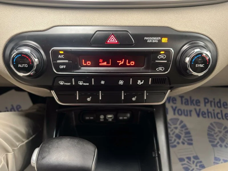 Used 2019 White Kia LX image 27