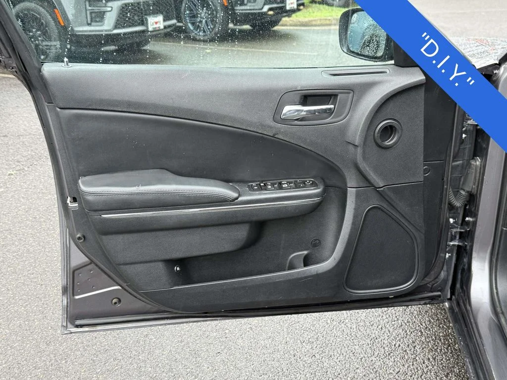 2014 Dodge Charger SE - Photo 28