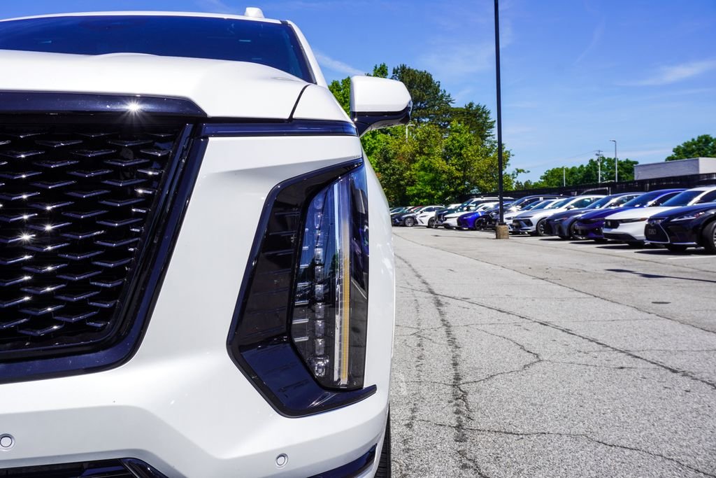 Used 2025 White Cadillac Sport image 39