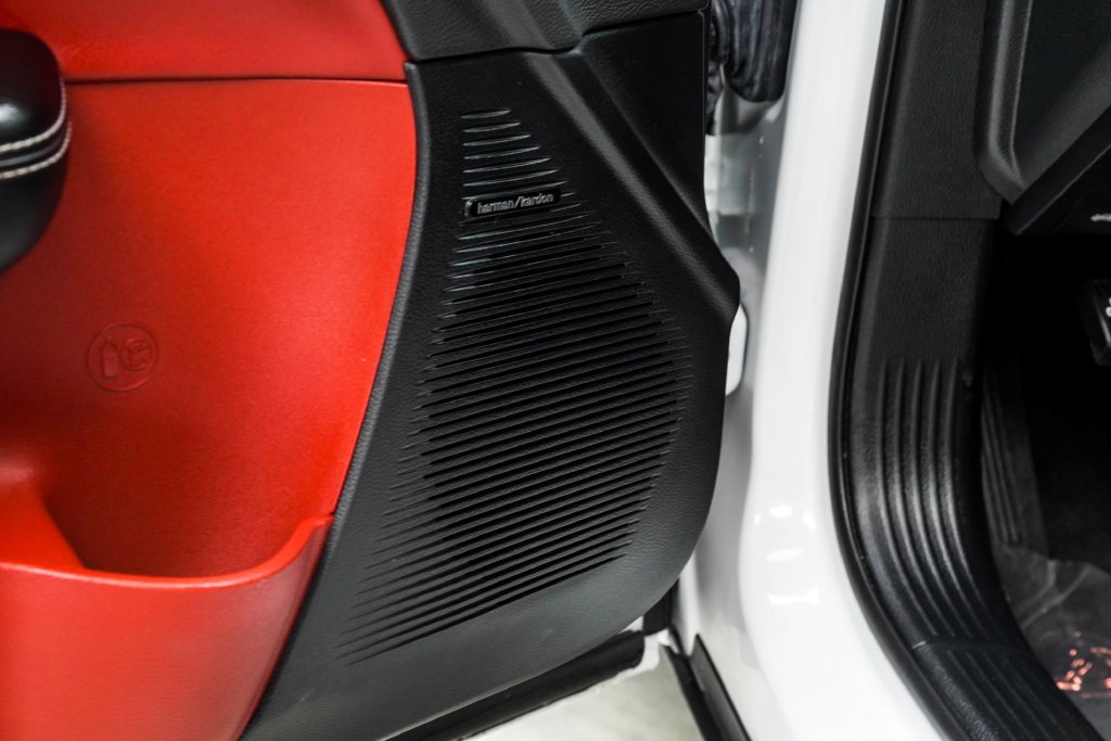 Used 2018 White Dodge SRT image 41