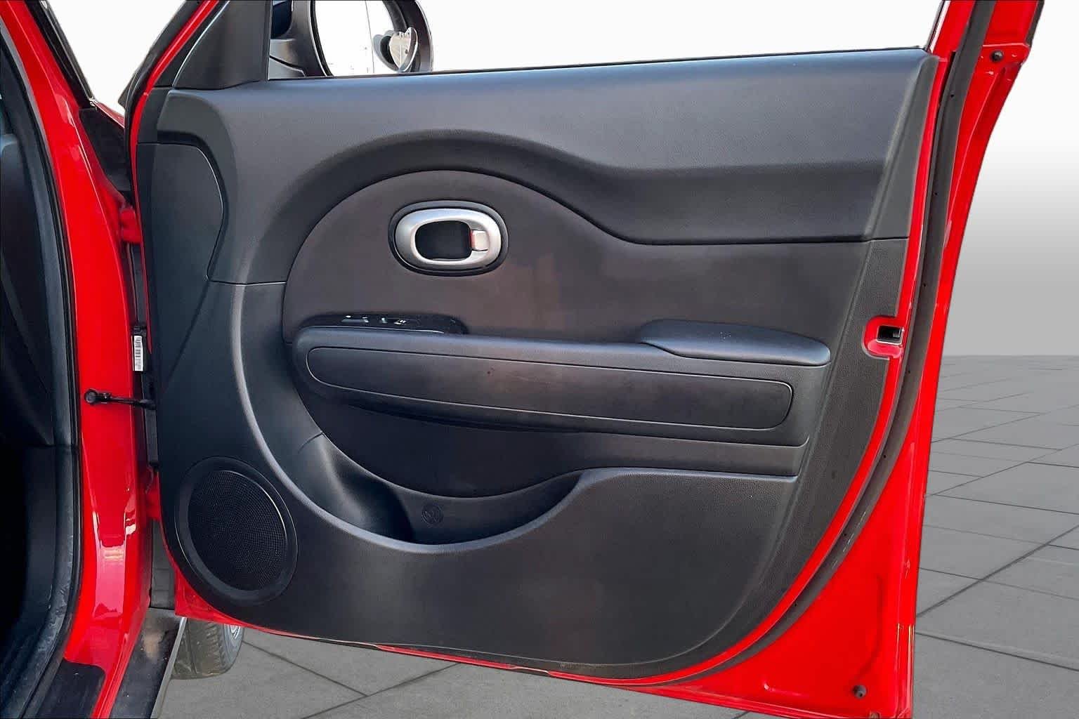 Used 2018 Inferno Red w/Black Roof Kia + image 19
