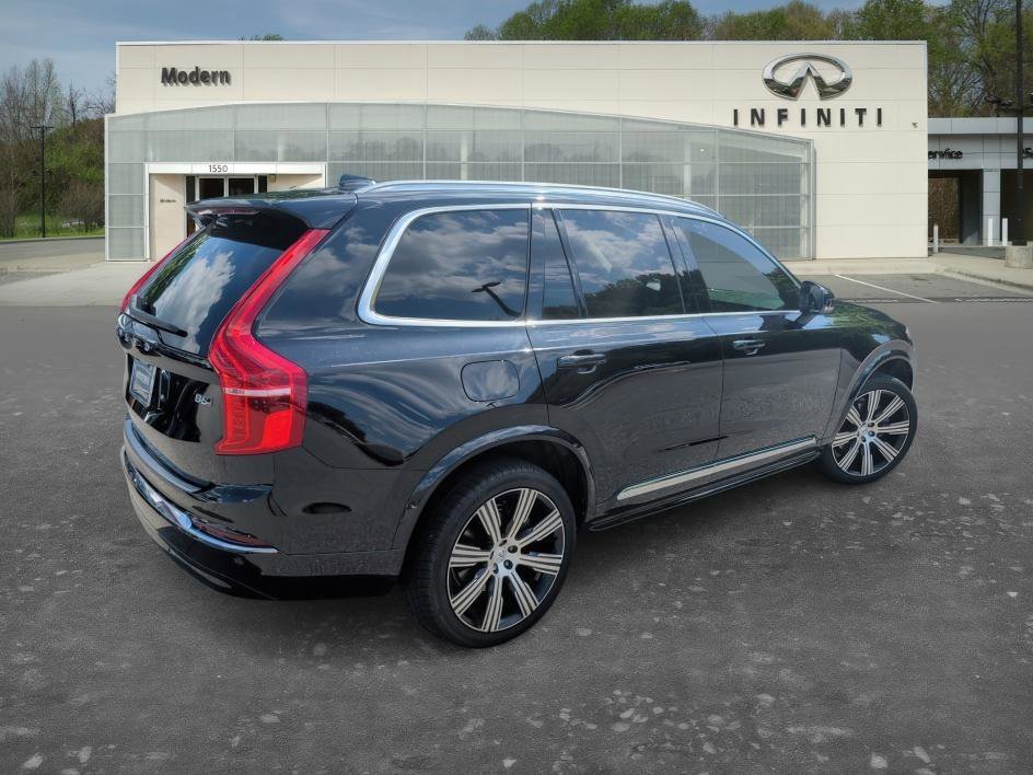 Used 2023 Onyx Black Metallic Volvo Ultimate image 4