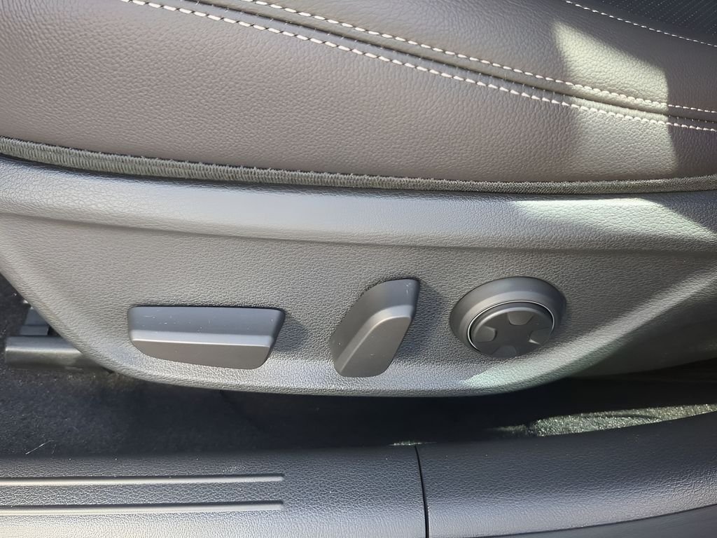 2026 GENESIS G70 Standard - Photo 20