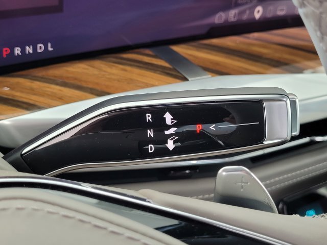 2026 Cadillac Escalade Platinum Sport - Photo 19