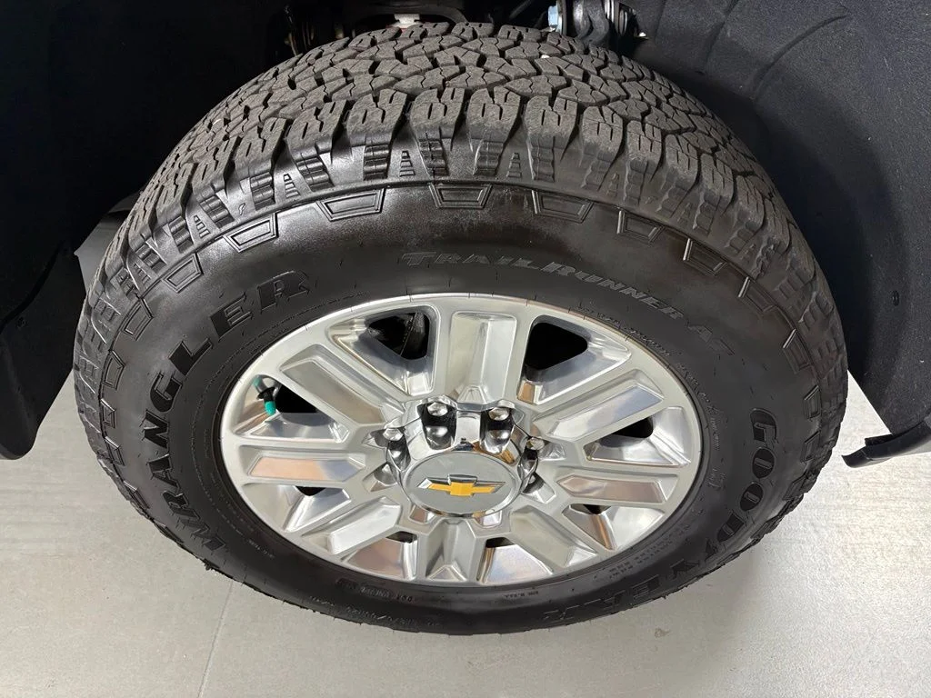 Used 2025 Gray Chevrolet High Country image 14