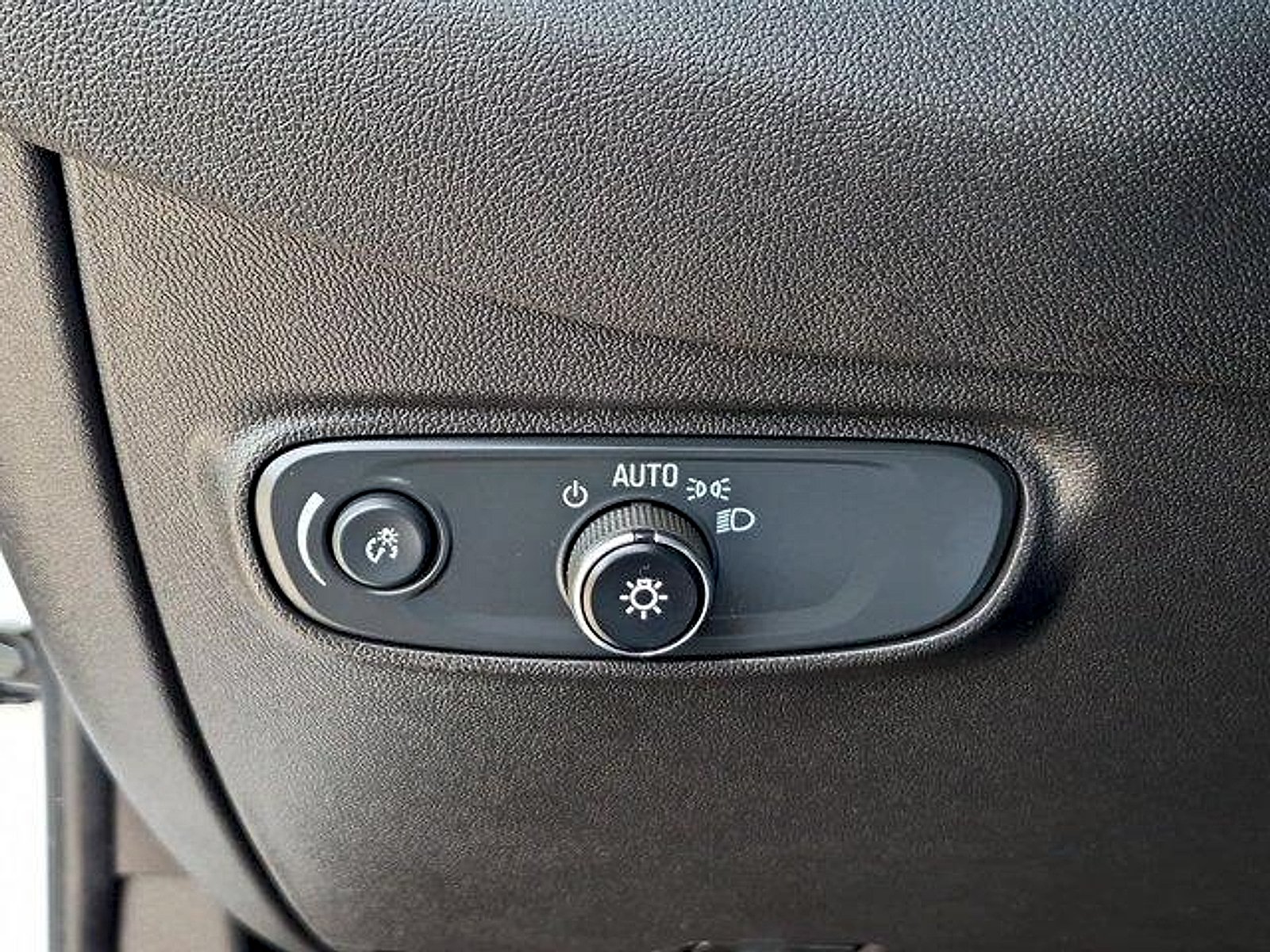 2024 Chevrolet Equinox LT - Photo 17
