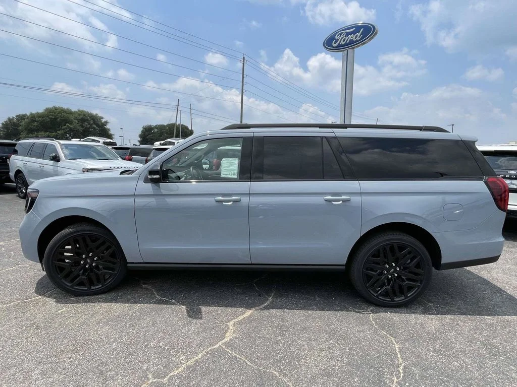 New 2027 Glacier Gray Metallic Tri-Coat Ford Platinum image 6