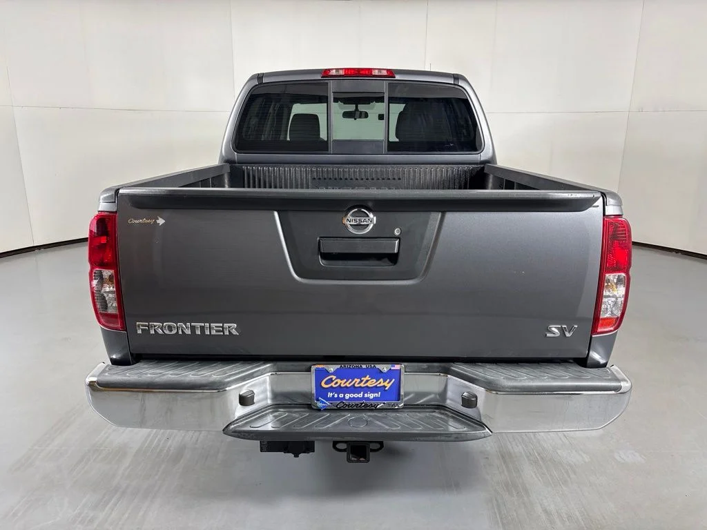 Used 2021 Gray Nissan SV image 5