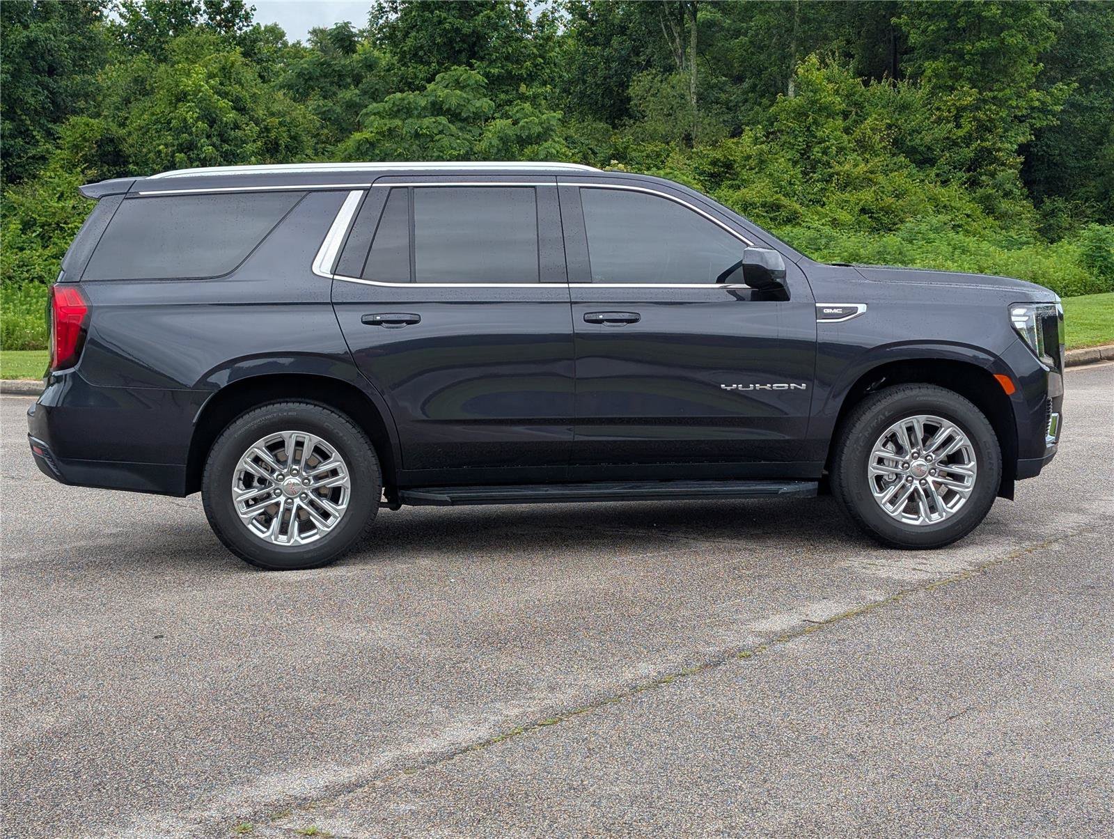 2024 GMC Yukon SLE - Photo 6
