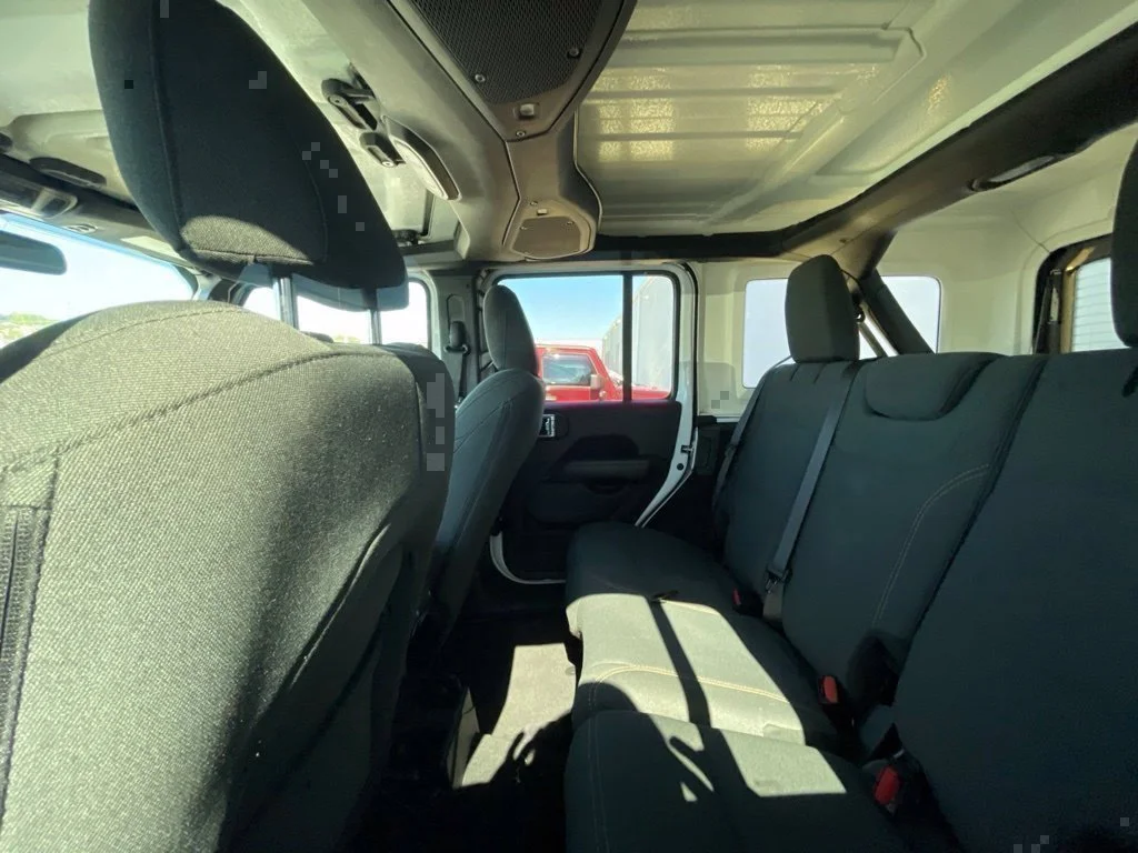 Used 2025 White Jeep Sahara image 15
