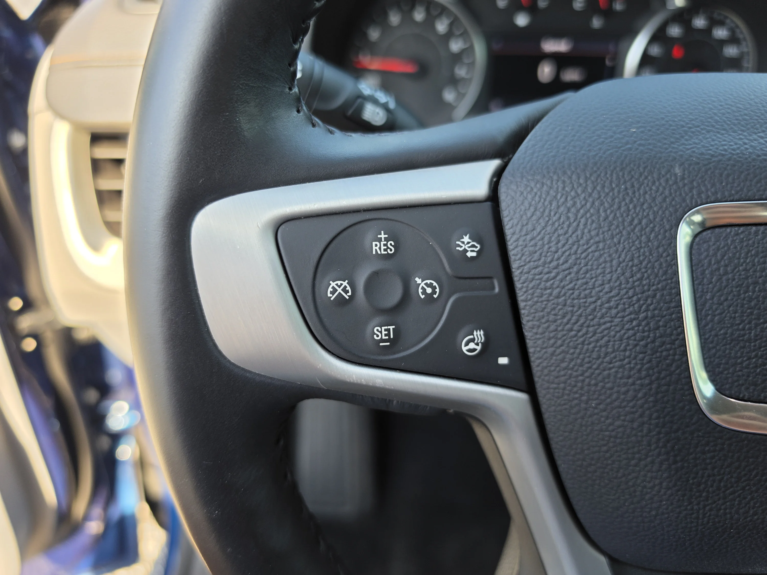Used 2020 Blue Emerald Metallic GMC SLT image 33