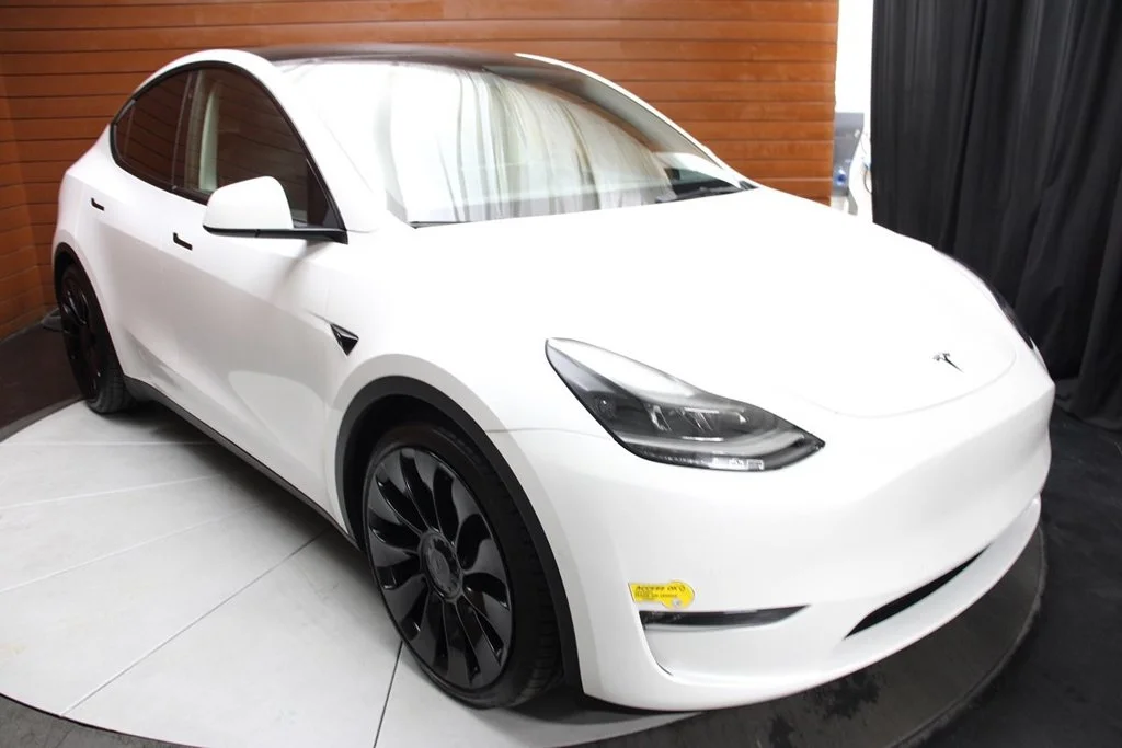 Used 2022 Pearl White Multi-Coat Tesla Performance image 27