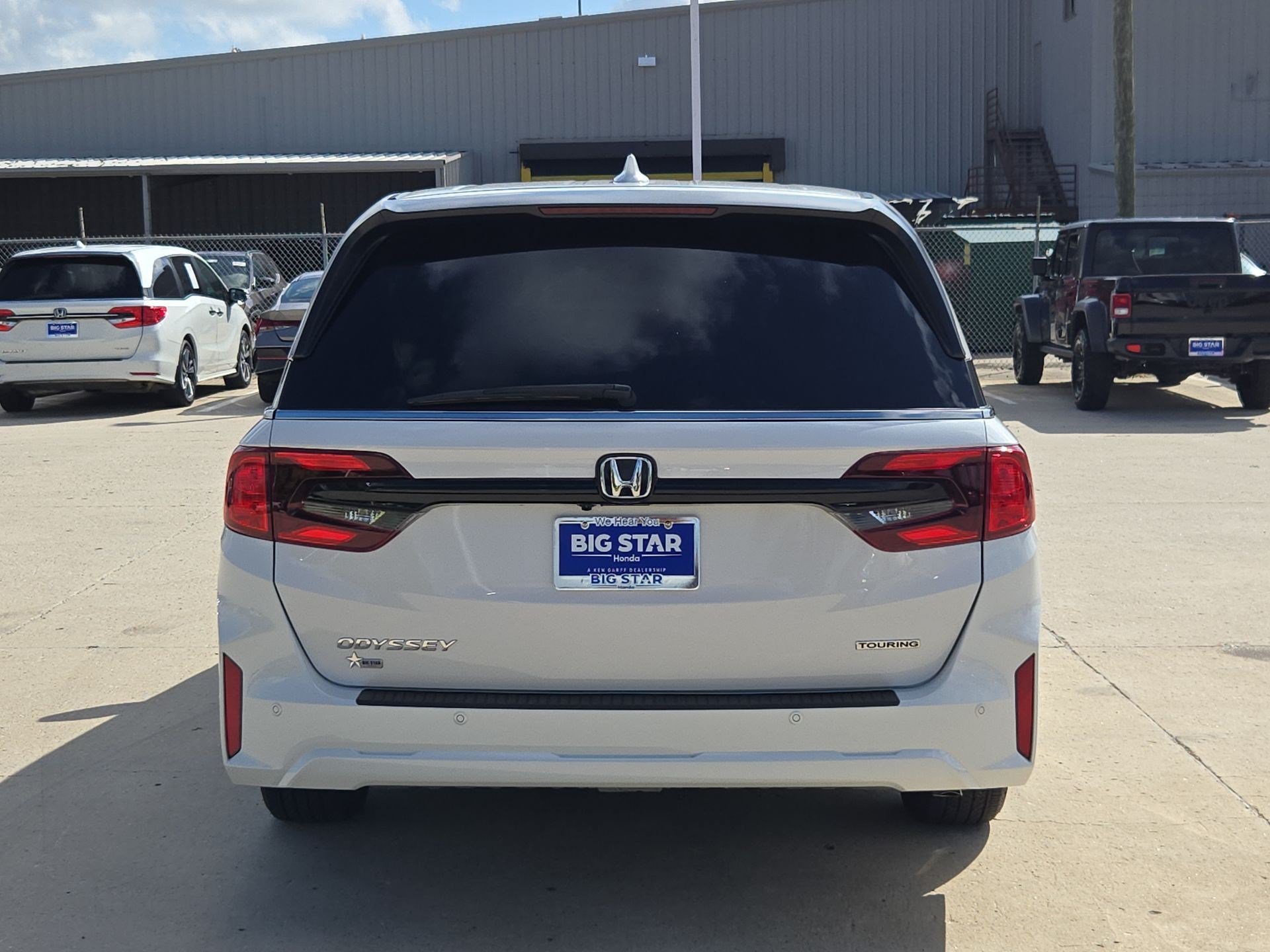 Certified Used 2026 Platinum White Pearl Honda Touring image 4