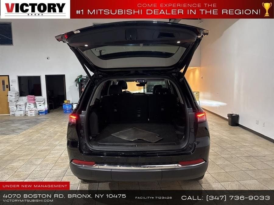 Used 2023 Black Jeep Limited image 29