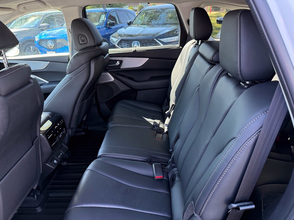 Used 2026 Solar Silver Metallic Acura Technology Package image 16