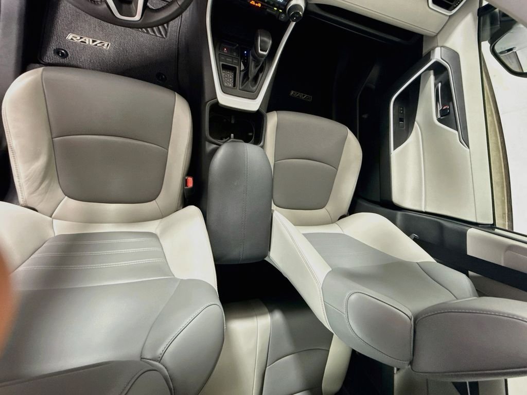 Used 2024 Magnetic Gray Metallic Toyota XLE Premium image 22