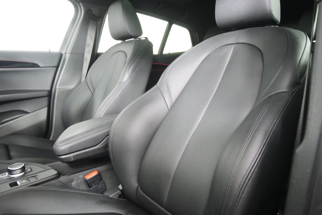 Used 2020 Mediterranean Blue Metallic BMW sDrive28i image 11