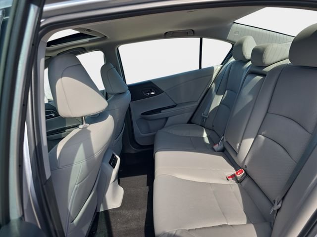 Used 2016  Honda EX-L image 16