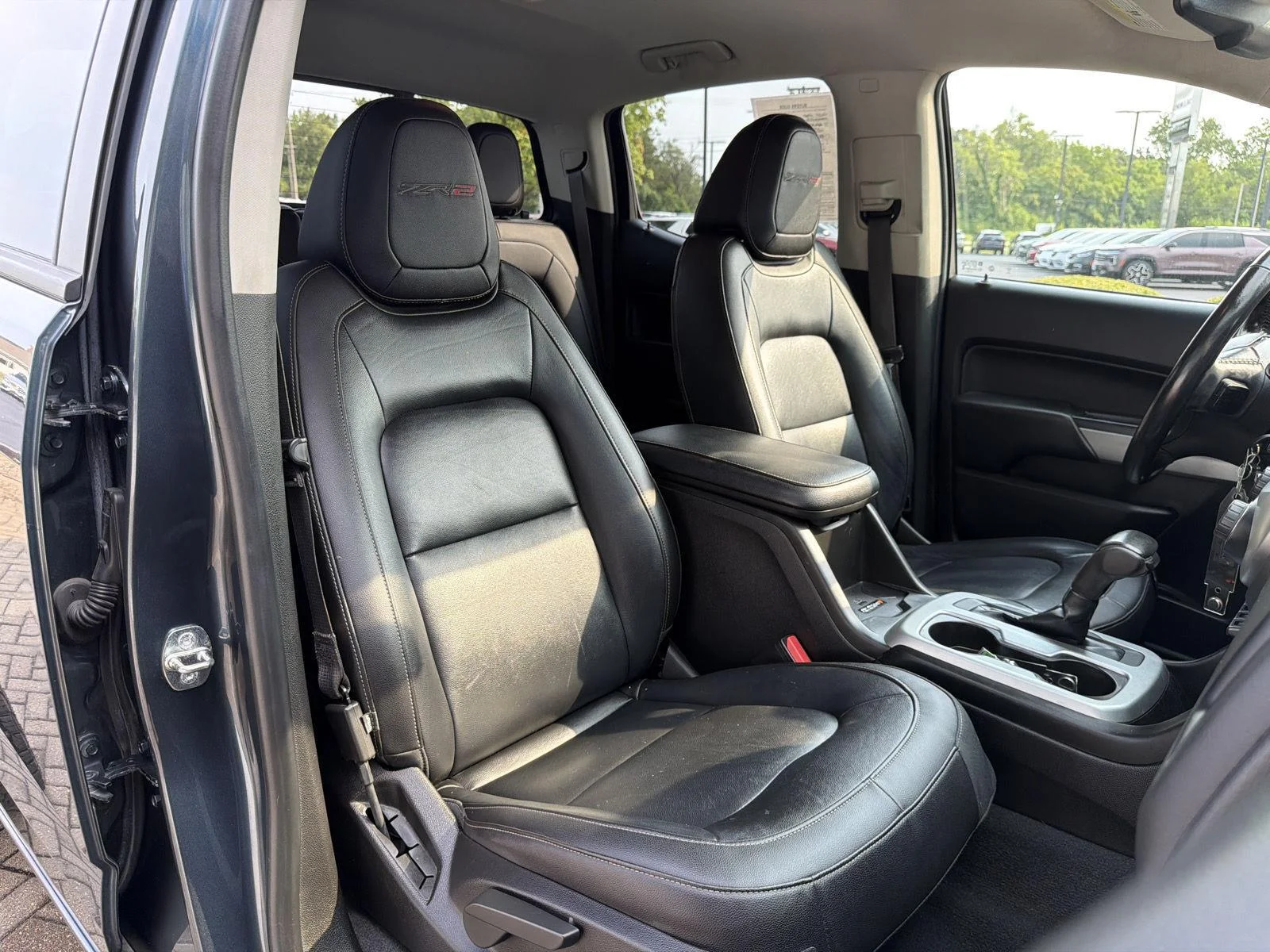 Used 2019 SHADOW GRAY METALLIC Chevrolet 4WD ZR2 image 31