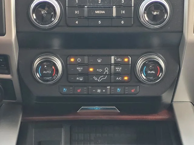 Used 2020  Ford King Ranch image 16