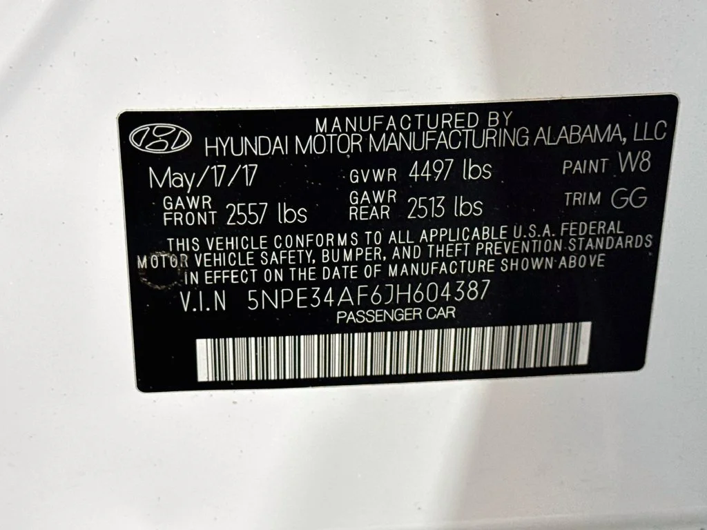 Used 2018 White Hyundai Limited image 41