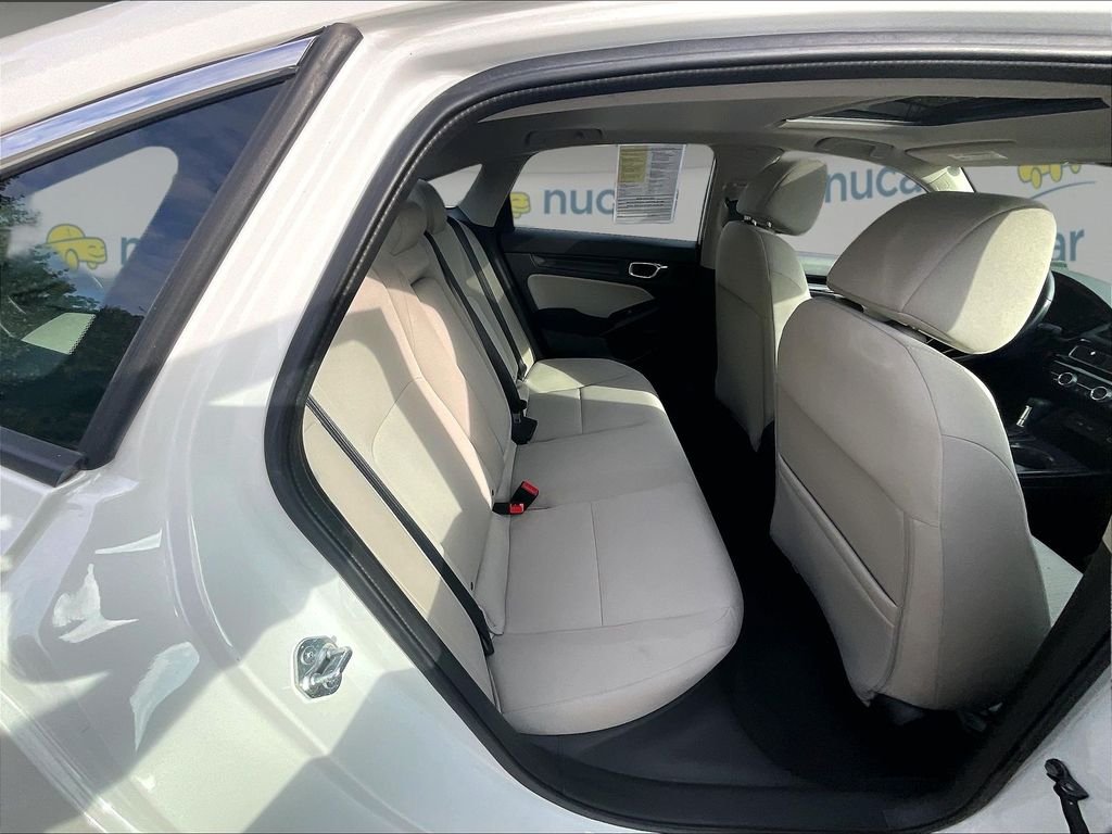 Used 2023 White Honda EX image 16