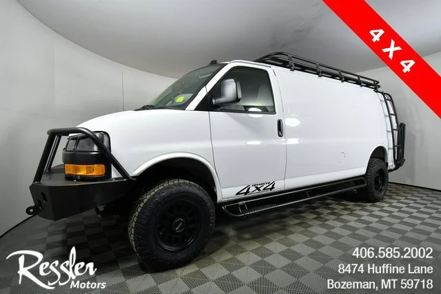 2025 Chevrolet Express Cargo WT