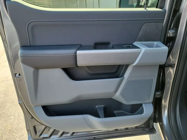 New 2026 Carbonized Gray Metallic Ford XLT image 12