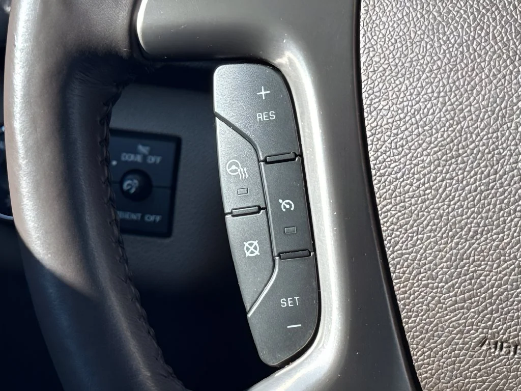 Used 2015 White GMC Denali image 18