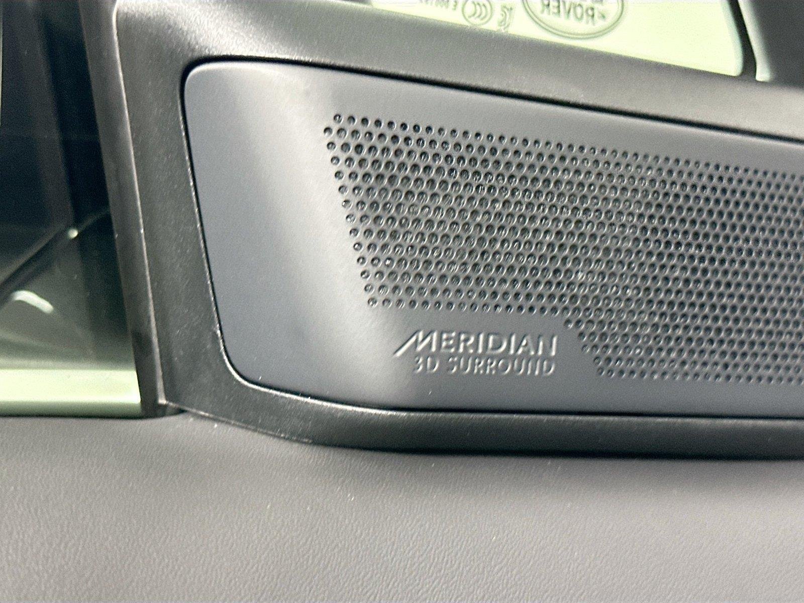 Certified Used 2025 Borasco Grey Land Rover P530 V8 Dynamic SE image 17