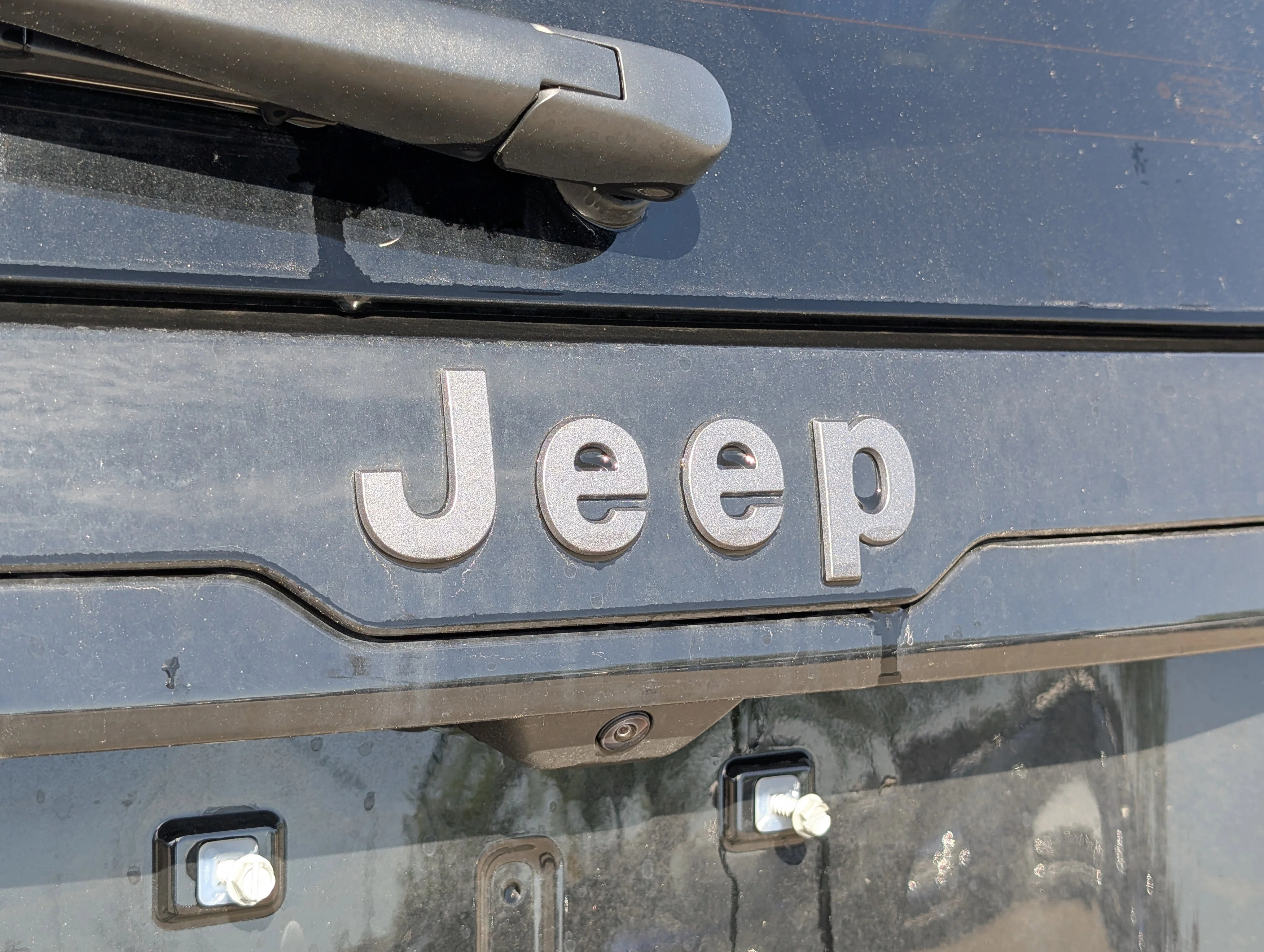 New 2026 Diamond Black Crystal Pearl Jeep Laredo image 15